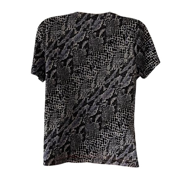 Jones Wear Purple & Black Snakeskin Print Knit Top Blouse Woman Size Medium - Picture 3 of 9